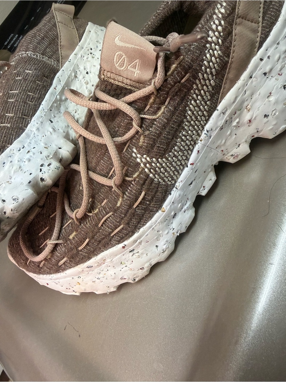 Nike Women's Space Hippie 04